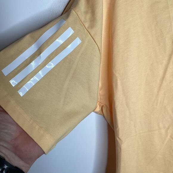 NWT Ladies Adidas Open Back Styling" Short sleeved cropped tee shirt - Picture 2 of 8